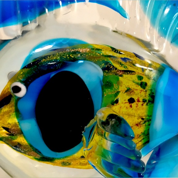 Hand Blown Art Glass Blue Green Yellow Saltwater Fish Paperweight Murano Style - Picture 6 of 11